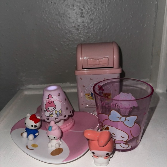 Sanrio Other - Sanrio Pink My Melody and Hello Kitty Mini Figure Display Set